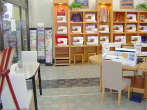 ミシンのオズ新東バイパス店 店内１